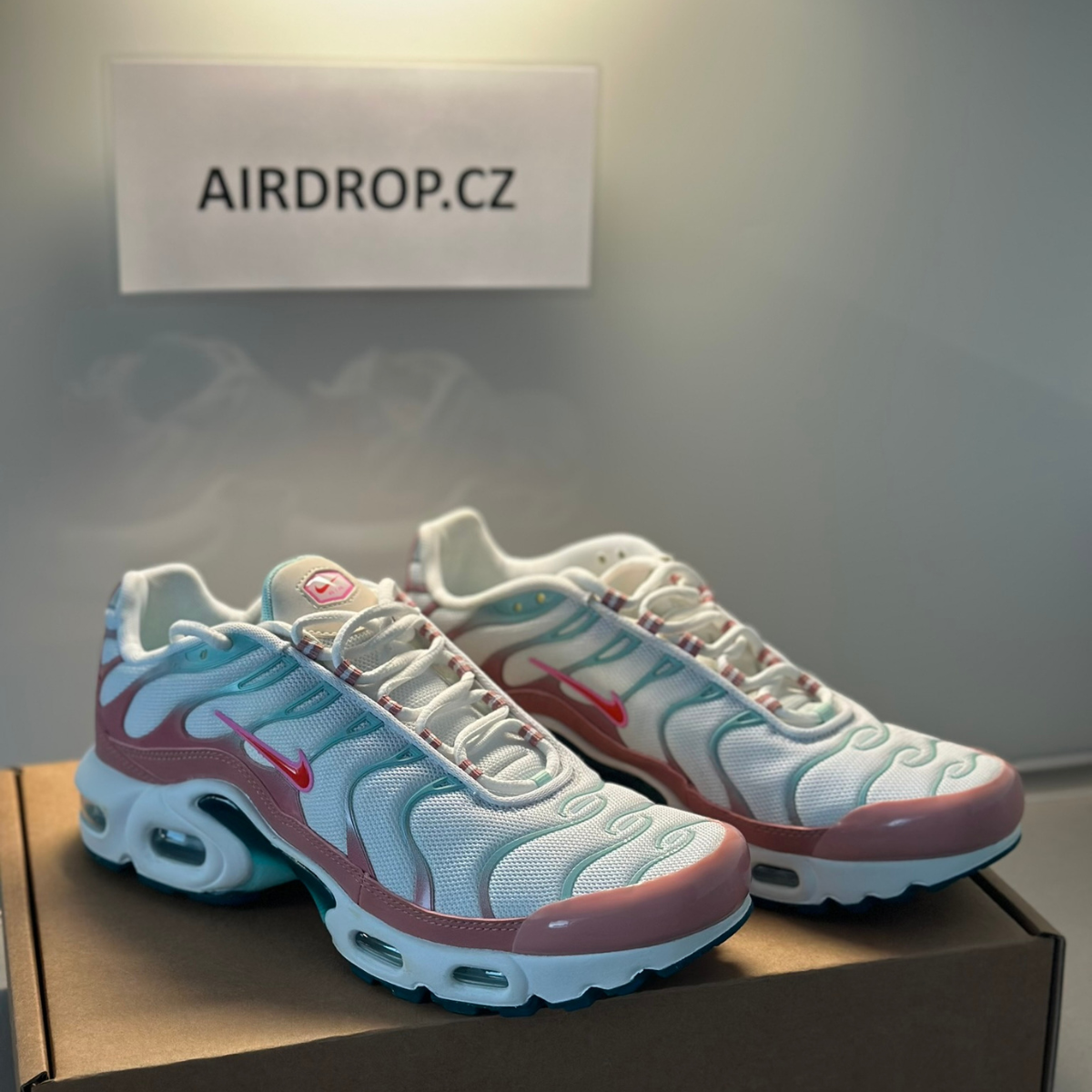 Nike Air Max Plus TN Stardust Jade Ice Siren